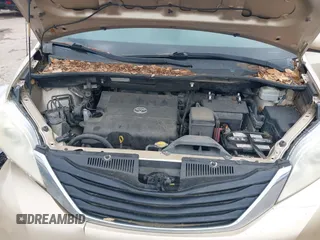 2011 Toyota Sienna LE AAS with VIN 5TDKK3DC4BS037240, listed as a IAAI auction lot 42091924 with 160,748 mi miles. Bid and sale history available at carsss.com. Image 10.