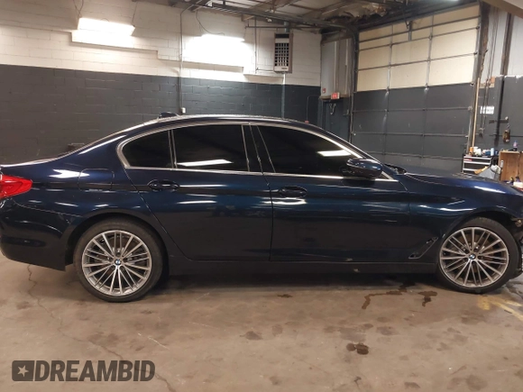 2019 BMW 5 Series 540i xDrive z VIN WBAJE7C53KWW29884, wystawiony jako IAAI lot #42020658 z przebiegiem 68 389 mil mil oraz . Historia ofert i sprzedaży dostępna na DreamBid. Obrazek 13.