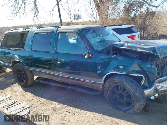 1996 GMC Suburban z VIN 1GKFK16R3TJ703465, wystawiony jako IAAI lot #41325441 z przebiegiem 271 871 mil mil oraz . Historia ofert i sprzedaży dostępna na DreamBid. Obrazek 14.
