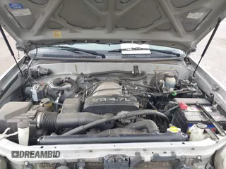 2001 Toyota Tundra SR5 with VIN 5TBRT34131S158553, listed as a IAAI auction lot 41999339 with 256,236 mi miles. Bid and sale history available at carsss.com. Image 10.