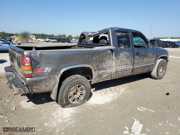 2000 Chevrolet Silverado 1500 LT with VIN 1GCEK19T7YE190607, listed as a Copart auction lot 46532245 with 174,903 mi miles and Salvage Title. Bid and sale history available at carsss.com. Image 3.