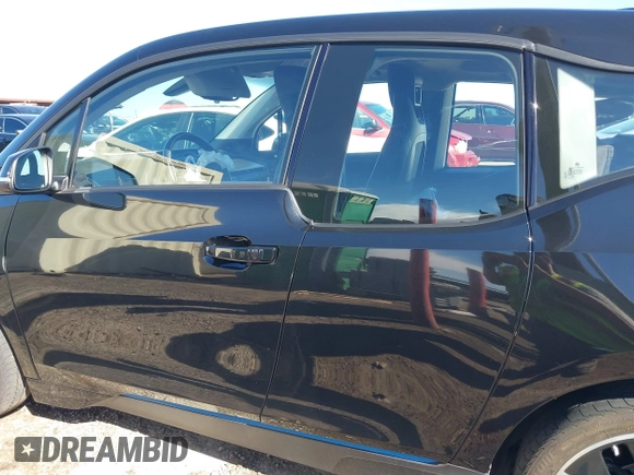 2016 BMW i3 z VIN WBY1Z2C51GV556942, wystawiony jako IAAI lot #40681795 z przebiegiem 56 886 mil mil oraz . Historia ofert i sprzedaży dostępna na DreamBid. Obrazek 15.