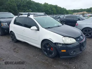 2007 Volkswagen Rabbit with VIN WVWDS71K37W068837, listed as a IAAI auction lot 40072552 with 999,999 mi miles. Bid and sale history available at carsss.com. Image 1.