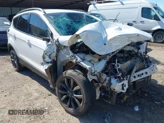 2018 Ford Escape SE z VIN 1FMCU9GD2JUC48058, wystawiony jako IAAI lot #42162067 z przebiegiem 92 362 mil mil oraz . Historia ofert i sprzedaży dostępna na DreamBid. Obrazek 1.