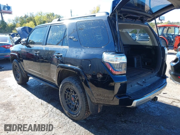 2022 Toyota 4Runner TRD Off Road Premium z VIN JTERU5JR1N6043333, wystawiony jako IAAI lot #40765680 z przebiegiem 65 654 mil mil oraz . Historia ofert i sprzedaży dostępna na DreamBid. Obrazek 3.