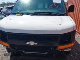2008 Chevrolet Express Cargo Van with VIN 1GCGG25CX81172230, listed as a IAAI auction lot 41679407 with 1 mi miles. Bid and sale history available at carsss.com. Image 10.