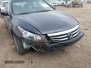 2011 Honda Accord EX-L z VIN 1HGCP3F89BA021080, wystawiony jako IAAI lot #42430059 z przebiegiem 130 265 mil mil oraz . Historia ofert i sprzedaży dostępna na DreamBid. Obrazek 6.