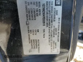 2007 GMC Sierra 2500HD SLT z VIN 1GTHK29647E522613, wystawiony jako Copart lot #42806305 z przebiegiem 253 385 mil mil oraz Szkoda całkowita • Salvage title. Historia ofert i sprzedaży dostępna na DreamBid. Obrazek 14.