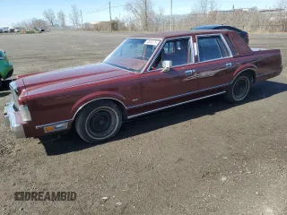 1986 Lincoln Town Car z VIN 1LNBP96FXGY609804, wystawiony jako Copart lot #54846575 z przebiegiem Nie podano mil oraz Nie do naprawy • Non repairable. Historia ofert i sprzedaży dostępna na DreamBid. Obrazek 1.