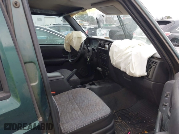 2000 Jeep Cherokee with VIN 1J4FT48S6YL102373, listed as a IAAI auction lot 41685817 with 214,106 mi miles and . Bid and sale history available at DreamBid. Image 5.