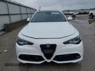 2018 Alfa Romeo Giulia z VIN ZARFAEBN6J7594072, wystawiony jako Copart lot #58408755 z przebiegiem 98 279 mil mil oraz Tytuł czysty. Historia ofert i sprzedaży dostępna na DreamBid. Obrazek 5.