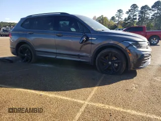 2024 Volkswagen Tiguan SE R-Line Black z VIN 3VVCB7AX2RM075323, wystawiony jako Copart lot #81290414 z przebiegiem 15 867 mil mil oraz Szkoda całkowita • Salvage title. Historia ofert i sprzedaży dostępna na DreamBid. Obrazek 4.