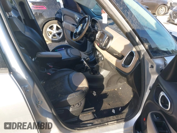 2015 FIAT 500L Lounge with VIN ZFBCFACH8FZ031149, listed as a IAAI auction lot 41780747 with 131,054 mi miles. Bid and sale history available at carsss.com. Image 5.