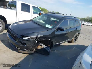 2018 Jeep Cherokee Latitude with VIN 1C4PJMCX3JD515211, listed as a IAAI auction lot 39142441 with 143,373 mi miles. Bid and sale history available at carsss.com. Image 22.
