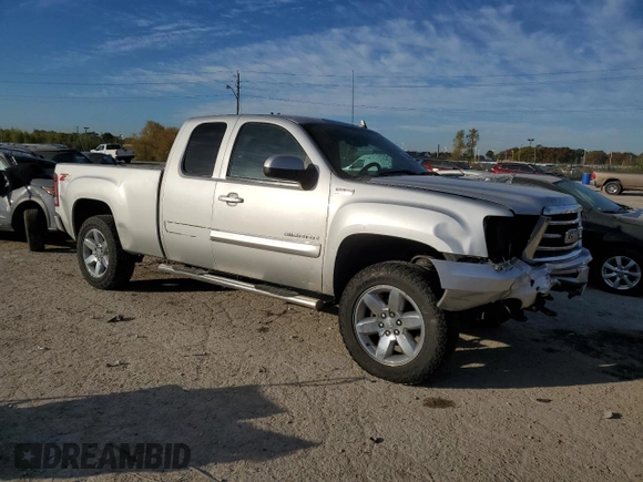 2013 GMC Sierra 1500 SLT z VIN 1GTR2WE71DZ128243, wystawiony jako Copart lot #77324384 z przebiegiem 214 962 mil mil oraz Nie do naprawy • Non repairable. Historia ofert i sprzedaży dostępna na DreamBid. Obrazek 4.
