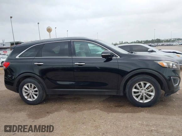 2018 Kia Sorento LX with VIN 5XYPG4A30JG384884, listed as a IAAI auction lot 41931992 with 140,919 mi miles. Bid and sale history available at carsss.com. Image 13.