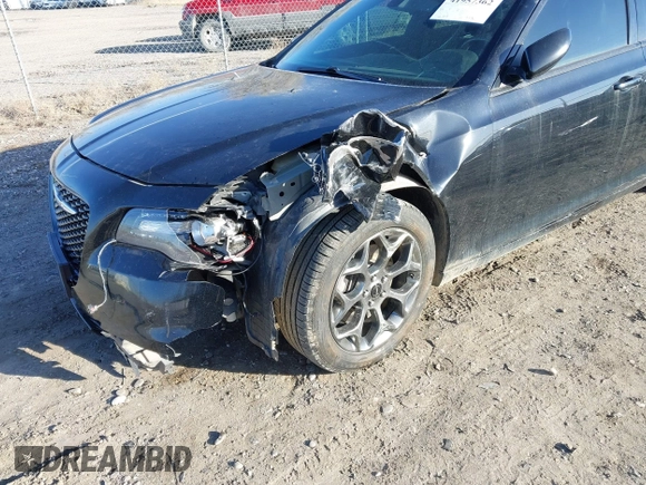 2017 Chrysler 300 S z VIN 2C3CCAGG1HH518935, wystawiony jako IAAI lot #41957362 z przebiegiem 102 454 mil mil oraz . Historia ofert i sprzedaży dostępna na DreamBid. Obrazek 6.