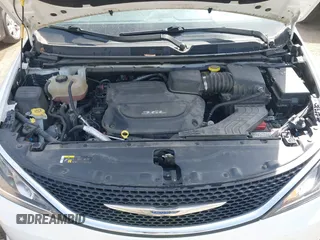 2018 Chrysler Pacifica Touring Plus with VIN 2C4RC1FG8JR125229, listed as a IAAI auction lot 41907817 with 107,914 mi miles and . Bid and sale history available at DreamBid. Image 10.