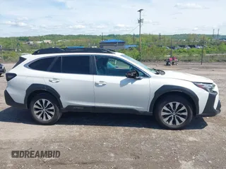 2023 Subaru Outback Limited XT z VIN 4S4BTGND3P3157689, wystawiony jako IAAI lot #42212898 z przebiegiem 30 935 mil mil oraz . Historia ofert i sprzedaży dostępna na DreamBid. Obrazek 13.