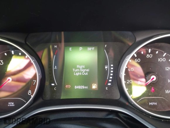 2018 Jeep Compass Latitude with VIN 3C4NJCBB3JT407916, listed as a IAAI auction lot 41333657 with 84,929 mi miles. Bid and sale history available at carsss.com. Image 7.