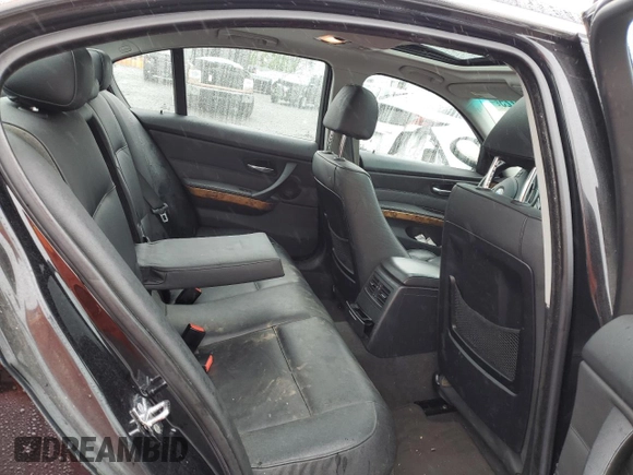 2006 BMW 3 Series 330i with VIN WBAVB335X6PS11566, listed as a Copart auction lot 58345225 with 152,952 mi miles and Salvage title. Bid and sale history available at DreamBid. Image 10.