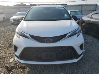 2021 Toyota Sienna XSE with VIN 5TDDSKFC5MS033801, listed as a Copart auction lot 68624204 with 42,300 mi miles and Salvage Title. Bid and sale history available at carsss.com. Image 5.