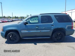2007 GMC Yukon Denali с VIN 1GKFK63847J208819, выставлен на аукционе IAAI как лот 39872502 с пробегом 237 119 миль миль и . История ставок и продаж доступна на DreamBid. Изображение 6.