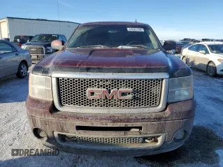 2013 GMC Sierra 1500 Denali z VIN 3GTP2XE27DG293506, wystawiony jako Copart lot #84682194 z przebiegiem 312 025 mil mil oraz Czysty tytuł • Clean title. Historia ofert i sprzedaży dostępna na DreamBid. Obrazek 5.
