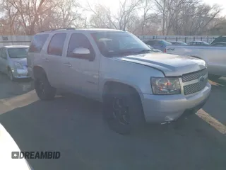 2007 Chevrolet Tahoe LTZ z VIN 1GNFK130X7R179280, wystawiony jako IAAI lot #41945775 z przebiegiem 200 364 mil mil oraz . Historia ofert i sprzedaży dostępna na DreamBid. Obrazek 1.