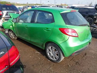 2011 Mazda 2 Sport z VIN JM1DE1HY2B0109615, wystawiony jako IAAI lot #42006812 z przebiegiem 197 402 mil mil oraz . Historia ofert i sprzedaży dostępna na DreamBid. Obrazek 3.