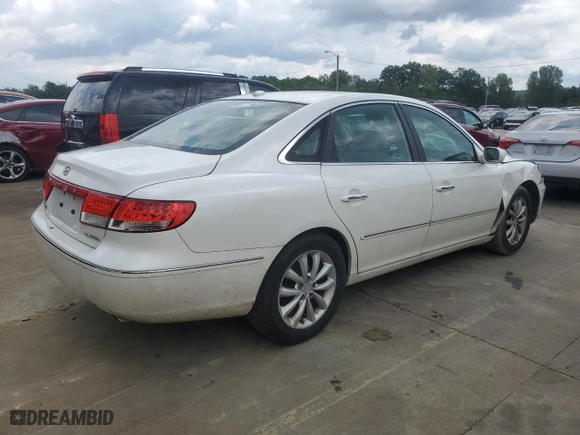 2007 Hyundai Azera SE with VIN KMHFC46F47A216700, listed as a Copart auction lot 64715524 with 117,819 mi miles and Salvage Title. Bid and sale history available at carsss.com. Image 3.