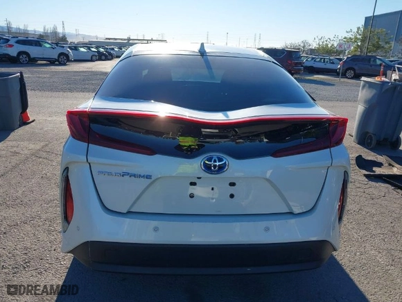 2017 Toyota Prius Prime Plus with VIN JTDKARFP1H3064170, listed as a IAAI auction lot 41323954 with NaN miles. Bid and sale history available at carsss.com. Image 17.