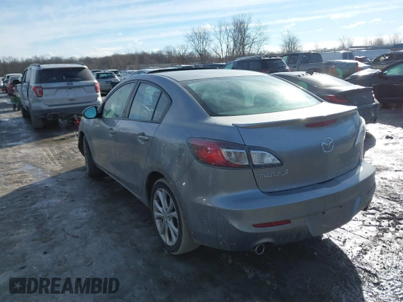 2010 Mazda 3 S Grand Touring z VIN JM1BL1S68A1276008, wystawiony jako IAAI lot #41453232 z przebiegiem 40 623 mil mil oraz . Historia ofert i sprzedaży dostępna na DreamBid. Obrazek 3.