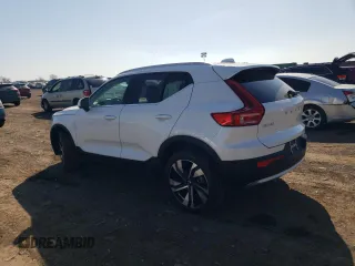 2023 Volvo XC40 Ultimate Bright Theme с VIN YV4L12UA5P2001018, выставлен на аукционе Copart как лот 44428554 с пробегом 7 463 миль миль и . История ставок и продаж доступна на DreamBid. Изображение 2.