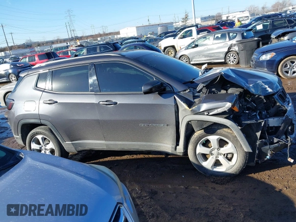2019 Jeep Compass Latitude with VIN 3C4NJDBB4KT597331, listed as a IAAI auction lot 41664673 with 98,042 mi miles. Bid and sale history available at carsss.com. Image 13.