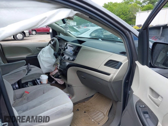 2012 Toyota Sienna LE AAS с VIN 5TDKK3DC5CS265314, выставлен на аукционе IAAI как лот 42270381 с пробегом Не указан миль и . История ставок и продаж доступна на DreamBid. Изображение 5.