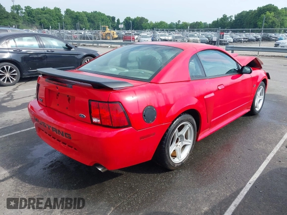 2002 Ford Mustang GT Deluxe z VIN 1FAFP42X32F161388, wystawiony jako IAAI lot #42271266 z przebiegiem 140 821 mil mil oraz . Historia ofert i sprzedaży dostępna na DreamBid. Obrazek 4.