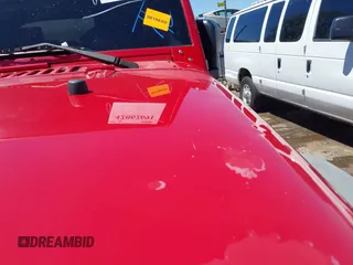 2008 Jeep Wrangler Unlimited X z VIN 1J4GA39198L652015, wystawiony jako IAAI lot #42062691 z przebiegiem 127 804 mil mil oraz . Historia ofert i sprzedaży dostępna na DreamBid. Obrazek 18.