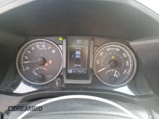 2017 Toyota Tacoma SR5 z VIN 5TFRZ5CN6HX034934, wystawiony jako Copart lot #42181755 z przebiegiem 176 511 mil mil oraz Szkoda całkowita • Salvage title. Historia ofert i sprzedaży dostępna na DreamBid. Obrazek 9.