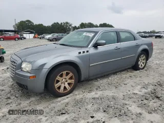 2007 Chrysler 300 Signature with VIN 2C3KA53G77H892253, listed as a Copart auction lot 69872244 with 132,136 mi miles and Salvage Title. Bid and sale history available at carsss.com. Image 1.
