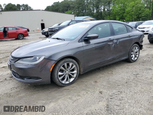 2015 Chrysler 200 S z VIN 1C3CCCBB5FN722116, wystawiony jako Copart lot #57477485 z przebiegiem 139 785 mil mil oraz Szkoda całkowita • Salvage title. Historia ofert i sprzedaży dostępna na DreamBid. Obrazek 1.