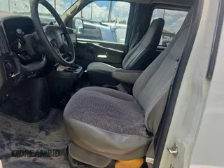 2005 Chevrolet Express Passenger with VIN 1GAHG39U151149680, listed as a IAAI auction lot 42633644 with 165,707 mi miles and . Bid and sale history available at DreamBid. Image 8.