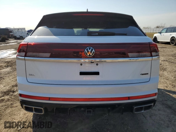 2024 Volkswagen Atlas SEL Premium R-Line with VIN 1V2FE2CA7RC219611, listed as a Copart auction lot 46862235 with 17,570 mi miles and Salvage title. Bid and sale history available at DreamBid. Image 6.
