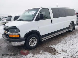 2010 Chevrolet Express Passenger LT with VIN 1GA2G1DG6A1110332, listed as a IAAI auction lot 40909861 with 367,242 mi miles. Bid and sale history available at carsss.com. Image 17.