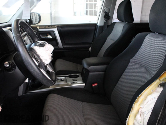 2019 Toyota 4Runner SR5 z VIN JTEBU5JR4K5733967, wystawiony jako Copart lot #59749215 z przebiegiem 42 467 mil mil oraz Szkoda całkowita • Salvage title. Historia ofert i sprzedaży dostępna na DreamBid. Obrazek 9.