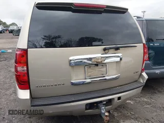 2010 Chevrolet Suburban LS with VIN 1GNUCHE03AR226103, listed as a IAAI auction lot 41729881 with 201,479 mi miles. Bid and sale history available at carsss.com. Image 16.