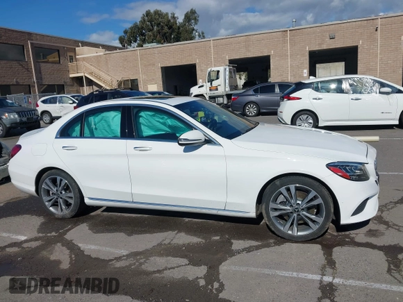 2019 Mercedes-Benz C 300 z VIN 55SWF8DB0KU318691, wystawiony jako IAAI lot #41751526 z przebiegiem 63 608 mil mil oraz . Historia ofert i sprzedaży dostępna na DreamBid. Obrazek 13.