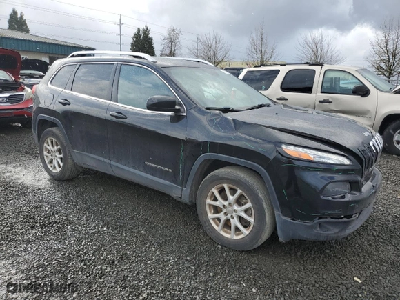 2017 Jeep Cherokee Latitude with VIN 1C4PJMCS7HW634317, listed as a Copart auction lot 44392675 with 105,430 mi miles and Salvage Title. Bid and sale history available at carsss.com. Image 4.