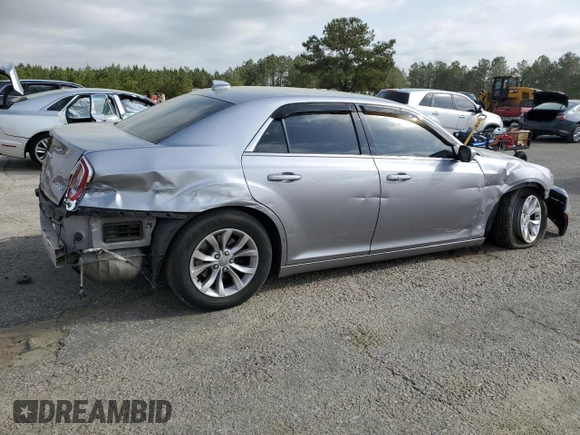 2015 Chrysler 300 Limited z VIN 2C3CCAAG6FH769231, wystawiony jako Copart lot #49847885 z przebiegiem 143 493 mil mil oraz Szkoda całkowita • Salvage title. Historia ofert i sprzedaży dostępna na DreamBid. Obrazek 3.