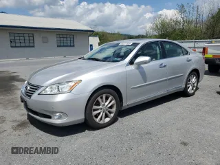 2012 Lexus ES 330 z VIN JTHBK1EG0C2476142, wystawiony jako Copart lot #55027305 z przebiegiem 156 309 mil mil oraz Szkoda całkowita • Salvage title. Historia ofert i sprzedaży dostępna na DreamBid. Obrazek 1.